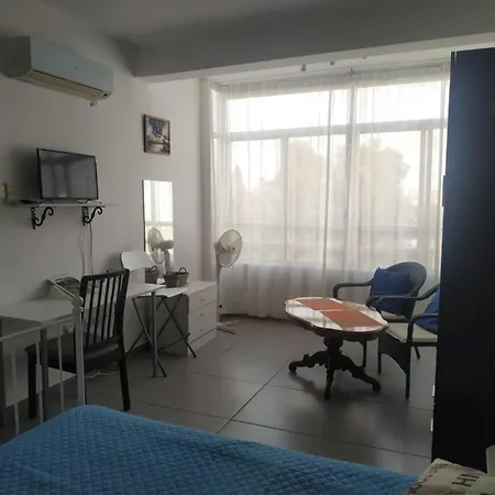 아파트 Near The 라르나카