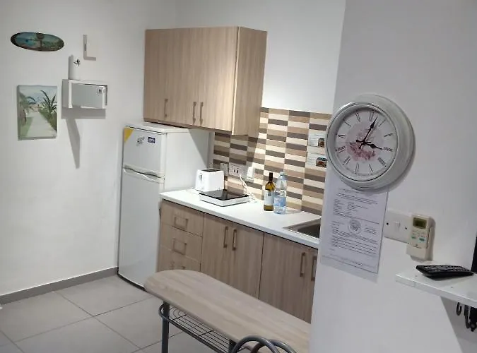 Near The * Λάρνακα