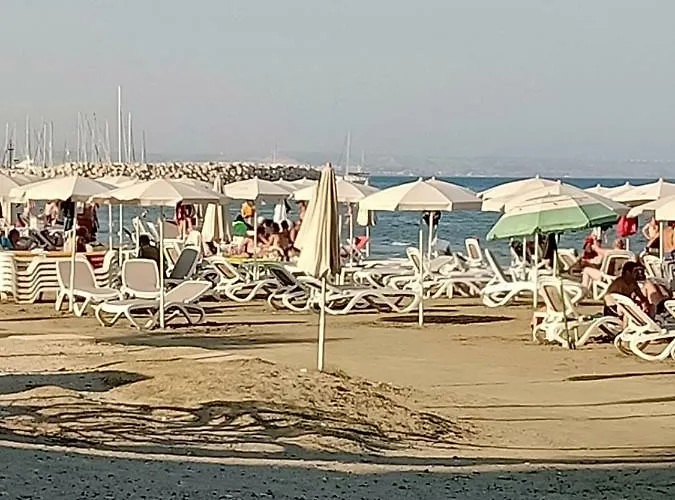 Near The * Λάρνακα